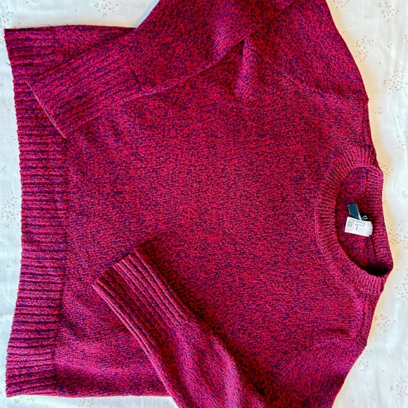 Lightweight H&M DIVIDED Sweater - Red and Navy or Berry - Picture 2 of 9